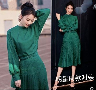 香港高圆圆明星同款衣服2022夏季新款女气质绿色百褶系带连衣裙潮