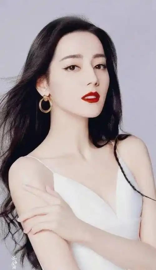 迪丽热巴写真大赏!绝美瞬间定格,唯美风采令人惊艳!_魅力_女神_视觉