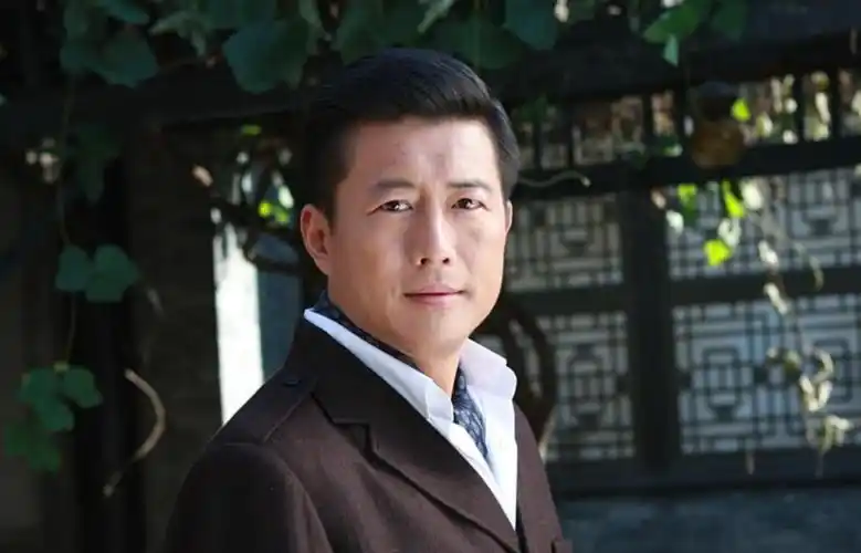 出道25年不火,为了现任抛弃前妻,今前妻身家过亿他却无人识_高曙光