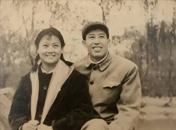 著名演员文兴宇:不听妻子的劝告戒烟,后半生让妻子黯然流泪_张克境