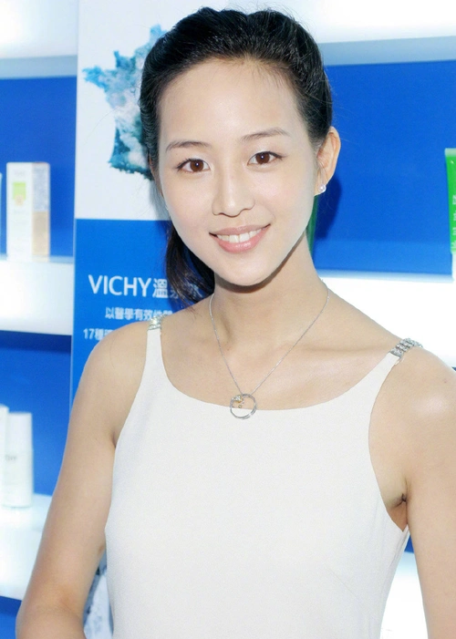 张钧甯十三年前旧照曝光,颜值越来越高,但气质却不如当年!