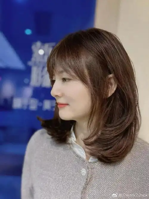 新流行女发来了,看看你爱哪一种|发型|烫发|大波浪_新浪新闻