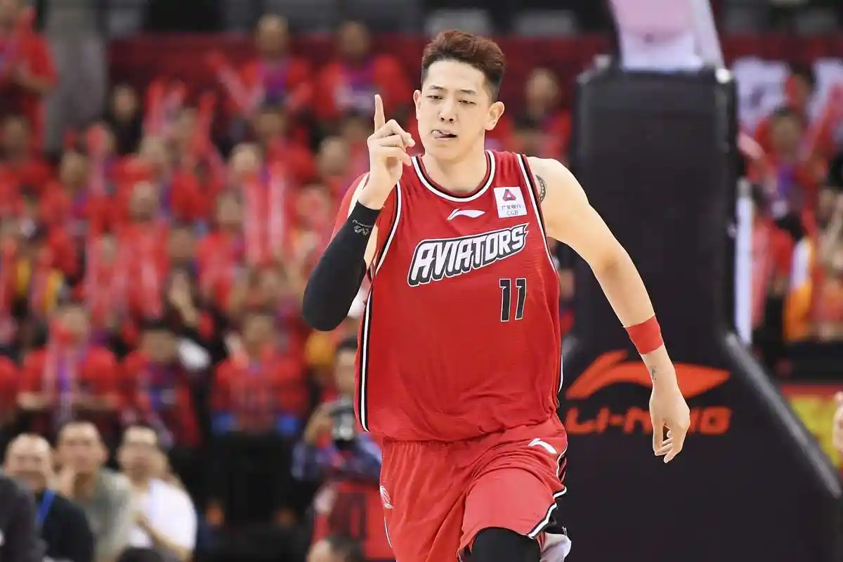 开顶级跑车,球技进步缓慢,令人担忧_沈梓捷_周琦_姚明