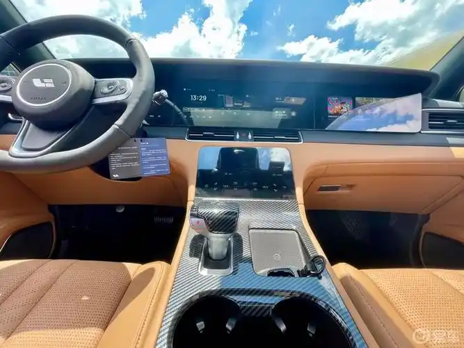 挑战全网最美爱车挡把颜值高的理想one六座版本无论外观还是内饰都