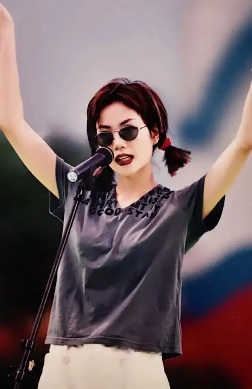 为何没人敢请王菲出山?网友回答一针见血