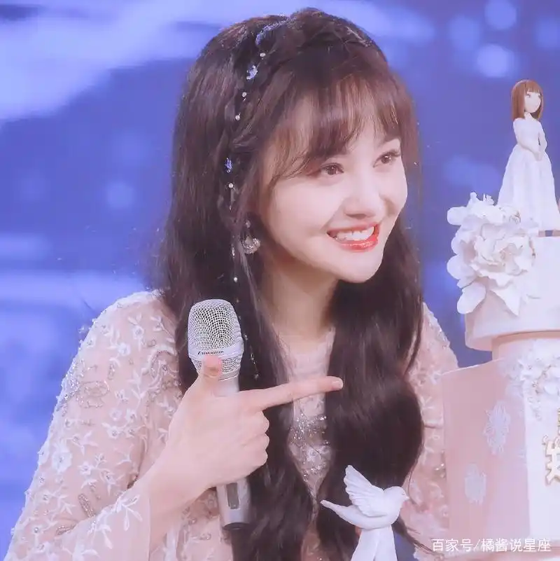 被上帝吻过脸的3大星座,自以为没人追,其实被人偷偷爱着!