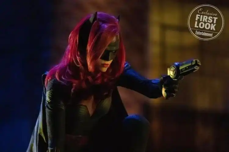 《蝙蝠女侠》独立剧集正式获cw预订首集!