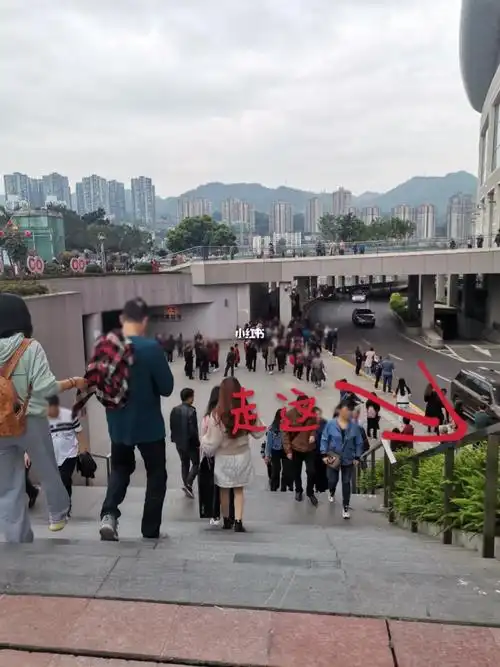 重庆朝天门肖战打卡_肖战_重庆朝天门广场自由行热门攻略_来福士_头像