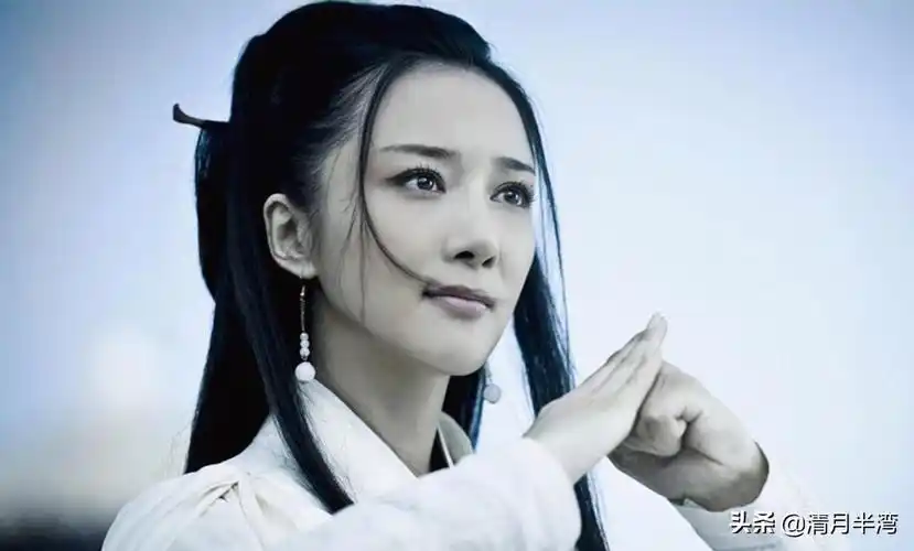 李依晓演过的古装美人很多,妲己,甄姬,风四娘,独孤曼陀等,她的虞姬