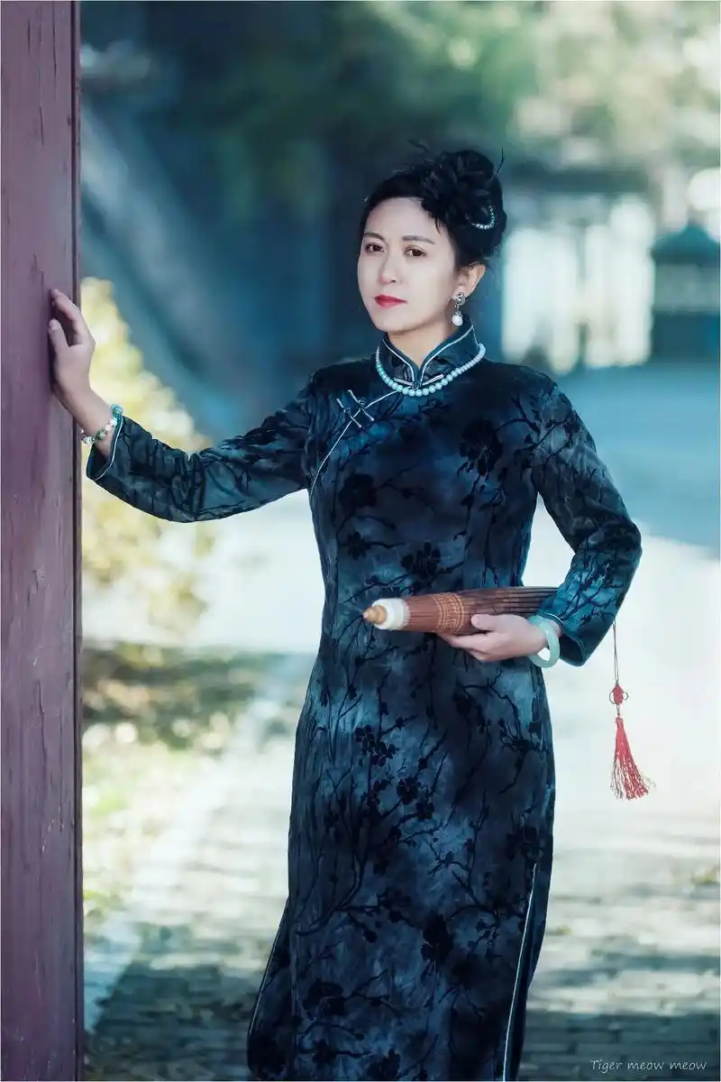 旗袍人像摄影#旗袍穿出氛围感#感恩所有的相遇  - 抖音