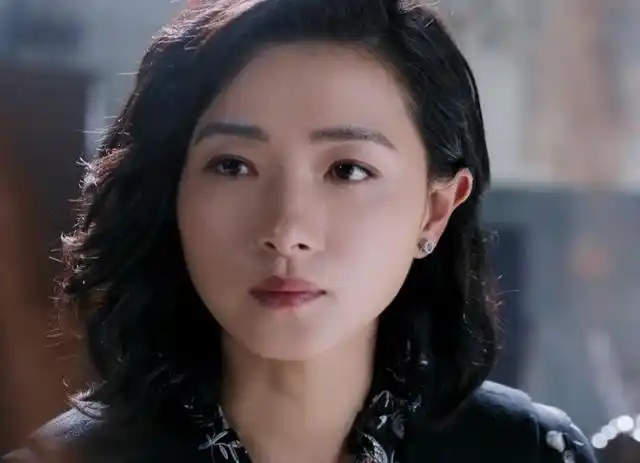 宇哥带你读原著,一起来看由万茜,任重主演的热播电视剧《第十二秒》.