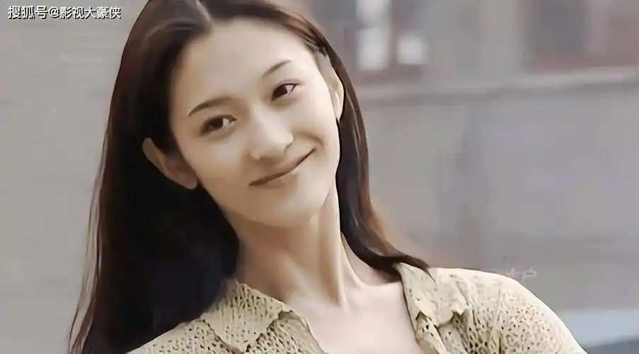 李小冉被曝14岁长得像外国洋娃娃,当看到学生照后,网友:心动了