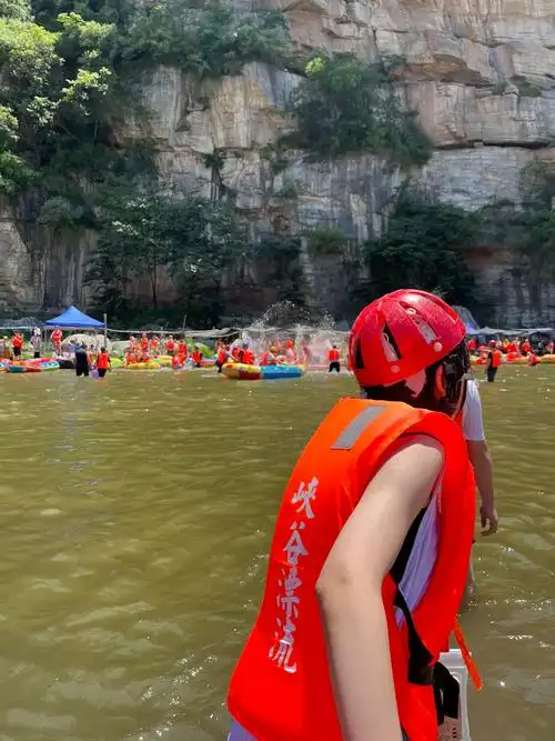 天气晴朗,万物可爱#一起来玩水 #邢台大峡谷漂流 - 抖音