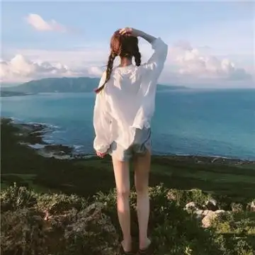 2020女生长发披肩头像背影唯美海边图片 老婆永远比面子更重要