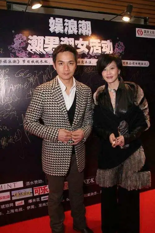 凭陀枪师姐大火,反派专业户,生活中却是零绯闻的好好先生_骆达华