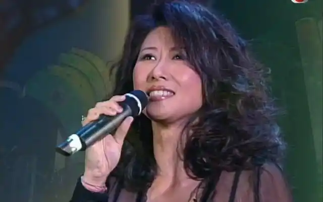 叶蒨文 秋去秋来 女人的弱点 潇洒走一回 伤逝(2002星光熠熠耀保良)