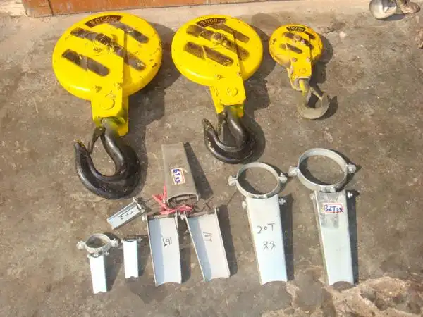 塔吊吊钩保险装置图片 保险吊钩