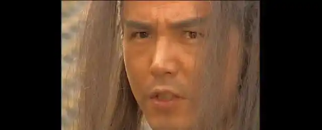 这组剧照是林瑞阳在电视剧《绝代双骄》中的扮相,虽然有些狼狈,一头