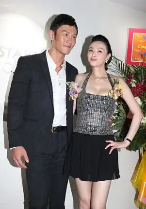 【图】"毒后"萧淑慎真空亮相大秀性感 萧淑慎是歌手张信哲老婆?