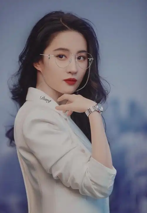 女明星带眼镜,谁有斯文败类气质