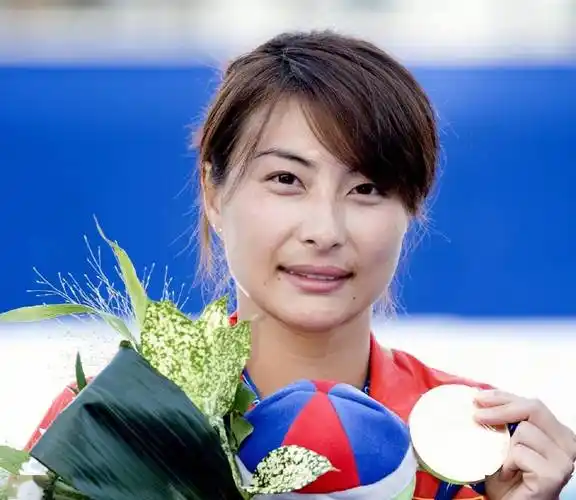 原创郭晶晶霍启刚豪宅曝光市值16亿共三层花园比别人住的房子大