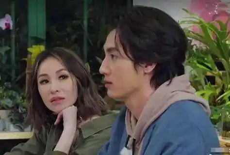 萧亚轩宣布单身健康堪忧,前男友黄皓承认闪婚,妻子身份曝光_生活_妈妈