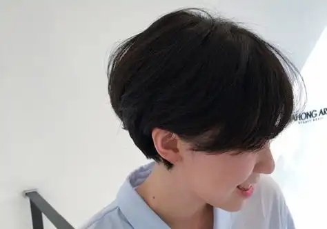 学生发型怎么不能追上潮流 校园女孩剪什么短发好看是主要因素