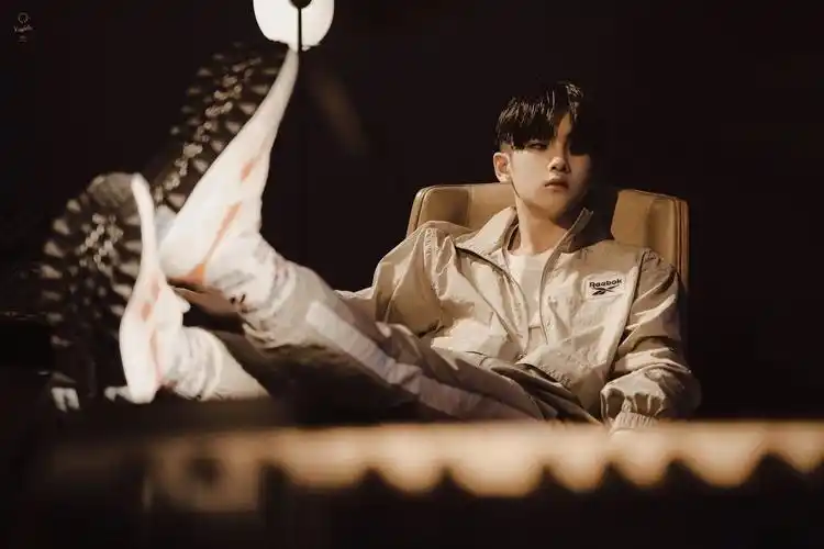 有没有周震南好看的电脑壁纸