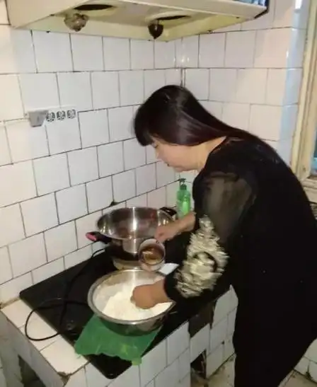 集宁陪读妈妈调查:省吃俭用 三年至少花费10万元