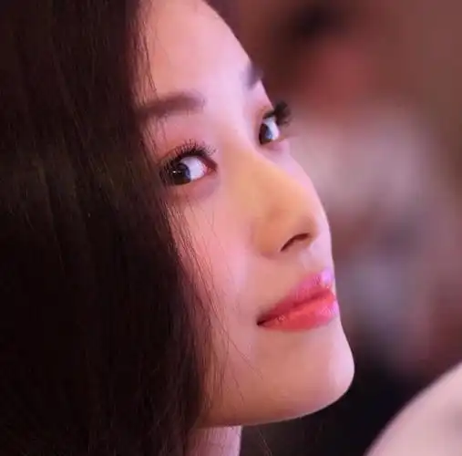 倪妮:成长之路,散发自信光芒,鼓舞无数年轻人