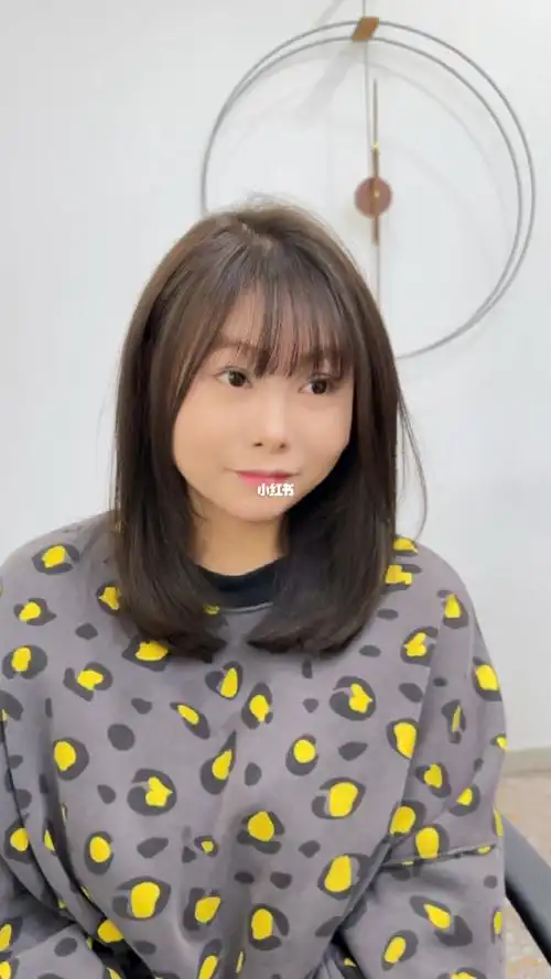 圆脸型头型尖的女生适合什么样的发型?