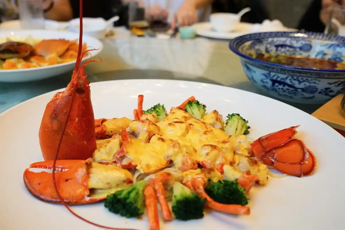 上海五星级酒店里吃一桌不到两千块?请客吃饭毫不逊色