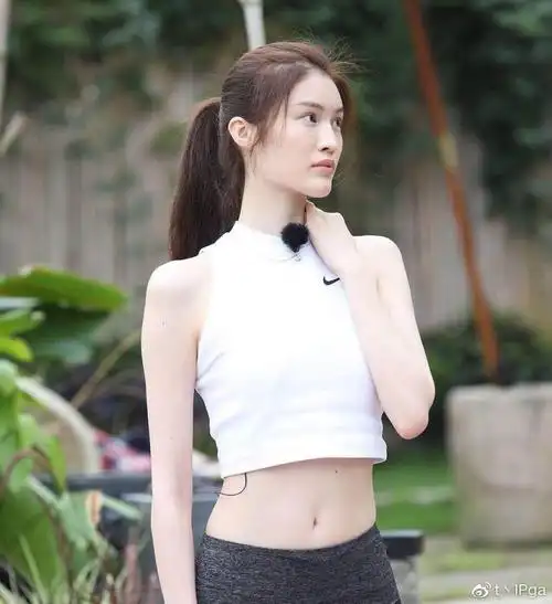 录跑男蔡徐坤何穗一组看到合照这是什么神仙组合可怜郭麒麟沦为背