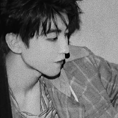 王俊凯滤镜头像