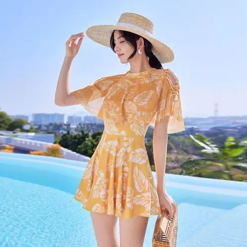 泳衣女2021年新款时尚连体游泳衣可爱日系显瘦遮肚保守泳装女