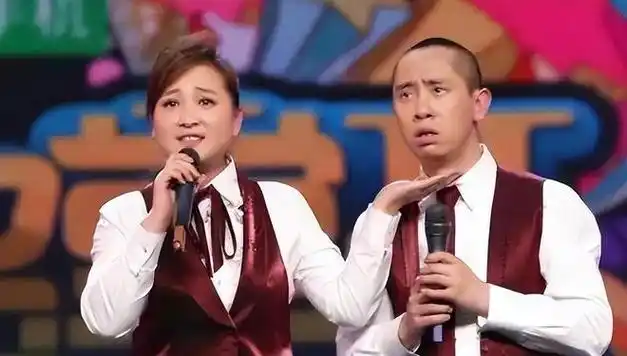 冯巩是最大的赢家,他培养的两个女徒弟彻底炸裂娱乐圈|贾玲|春晚|蒋诗