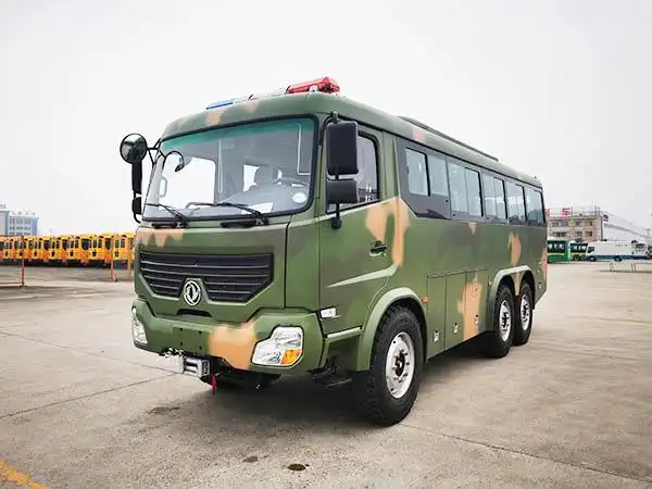 国六东风24-31座全地形六驱越野客车采用eq6790kz6t型六驱越野三类