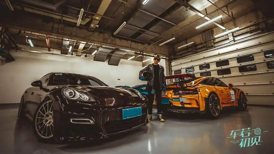 车若初见:"吴亦凡"自驾保时捷 带你领略上赛的速度与激情