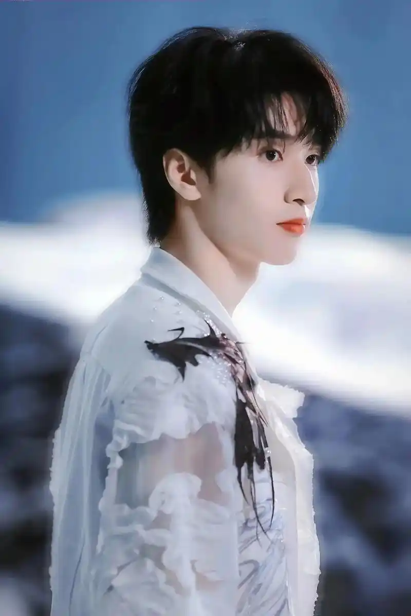 严浩翔 #朱雀  白衣封神 - 抖音