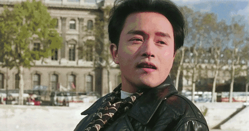 分别总结了55后至00后五部分人的用户画像,以及他们各自偏爱的小表情