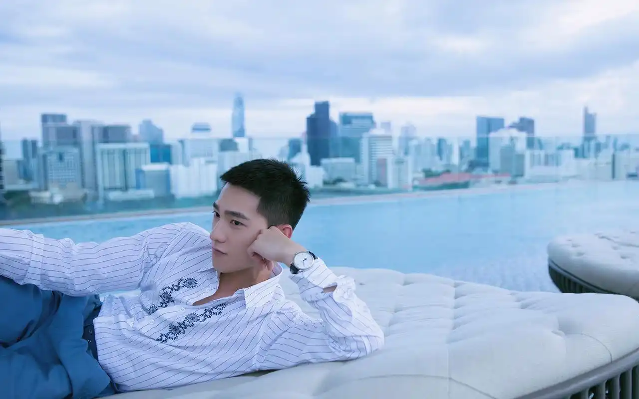 杨洋清爽帅气写真桌面壁纸