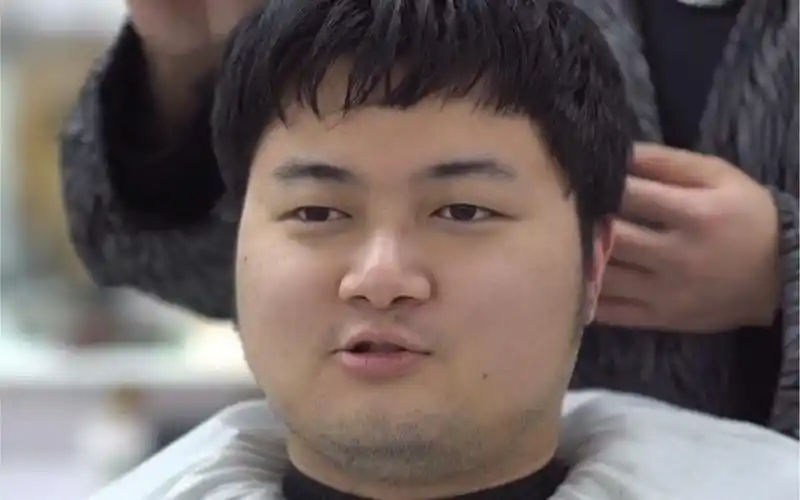 大圆脸男生必备发型