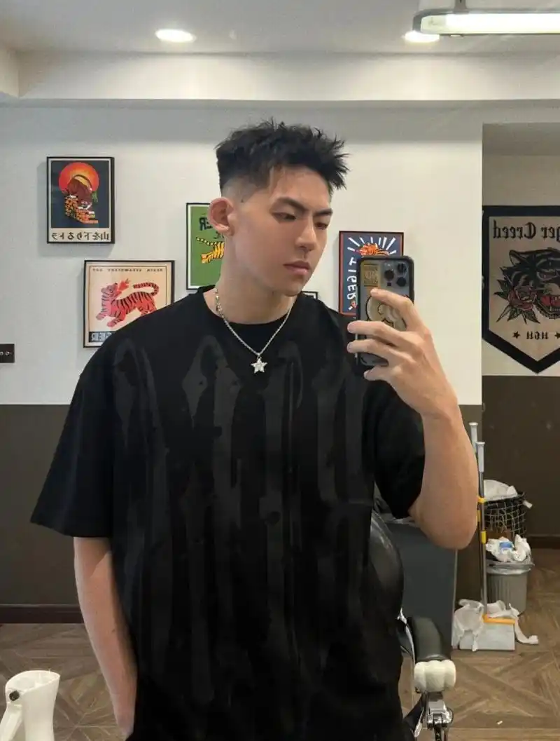 美式前刺!绝对可以笑着出理发店的一款短发 夏天来了不知道该怎么剪头