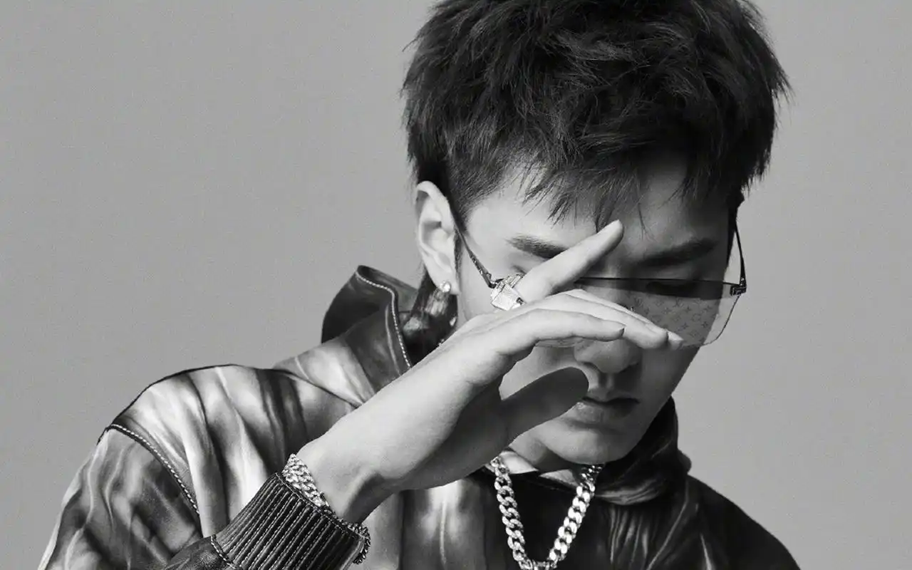 吴亦凡酷帅写真图片桌面壁纸