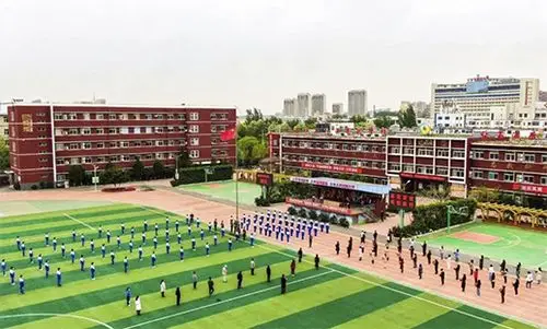 春风十里不如校园有你辽河油田实验中学八年级学生返校复学纪实