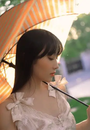 许梦圆迷人长腿唯美写真图片