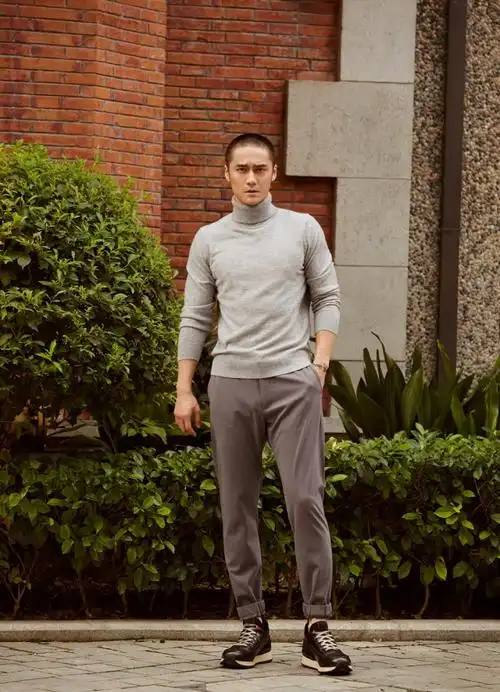 独家| hogan 中国区品牌大使蒋劲夫亮相iapm发布"夫仔蓝"运动鞋