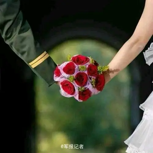 兵哥哥过情人节弹壳摆出心组图