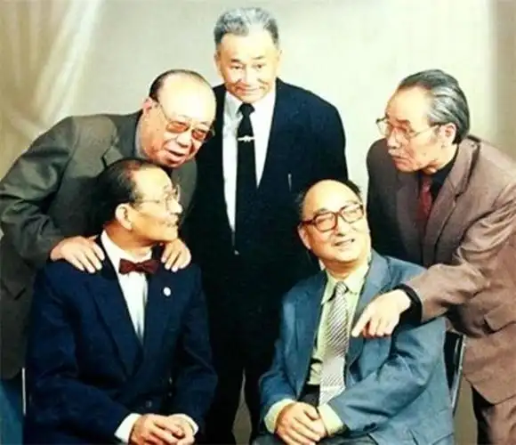 陈述:公认的经典反派演员,晚年病重二妻筹钱,死后子女争夺房产