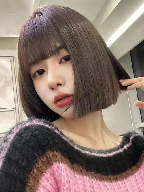 显白发色  #发色  #超a短发  #短发  #一刀切短发  #女生短发发型